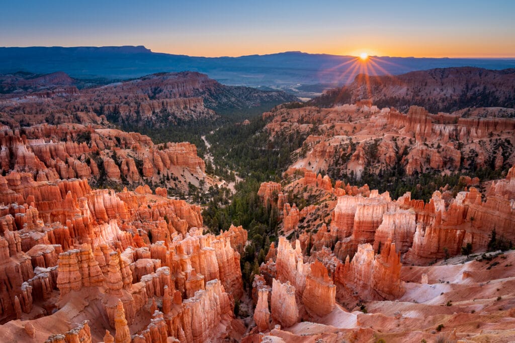 Inspiration Point at sunrise, Bryce Canyon National Park